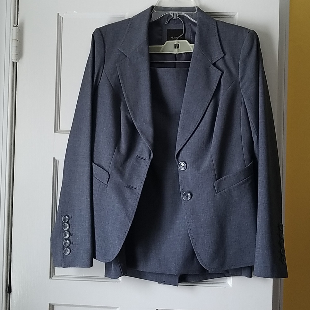 The Limited Collection Skirt Suit 6/8